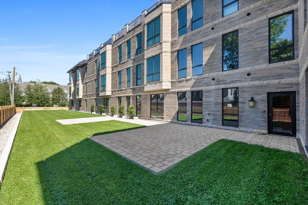 Backyard, Exterior, Facade, Rowhouse