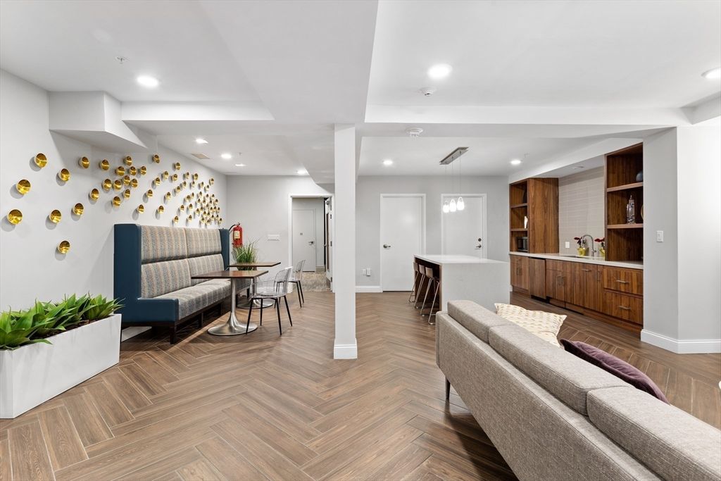 Interior, Kitchen, Living room, Pendant Lights, Recessed Lighting, Wood Texture Flooring