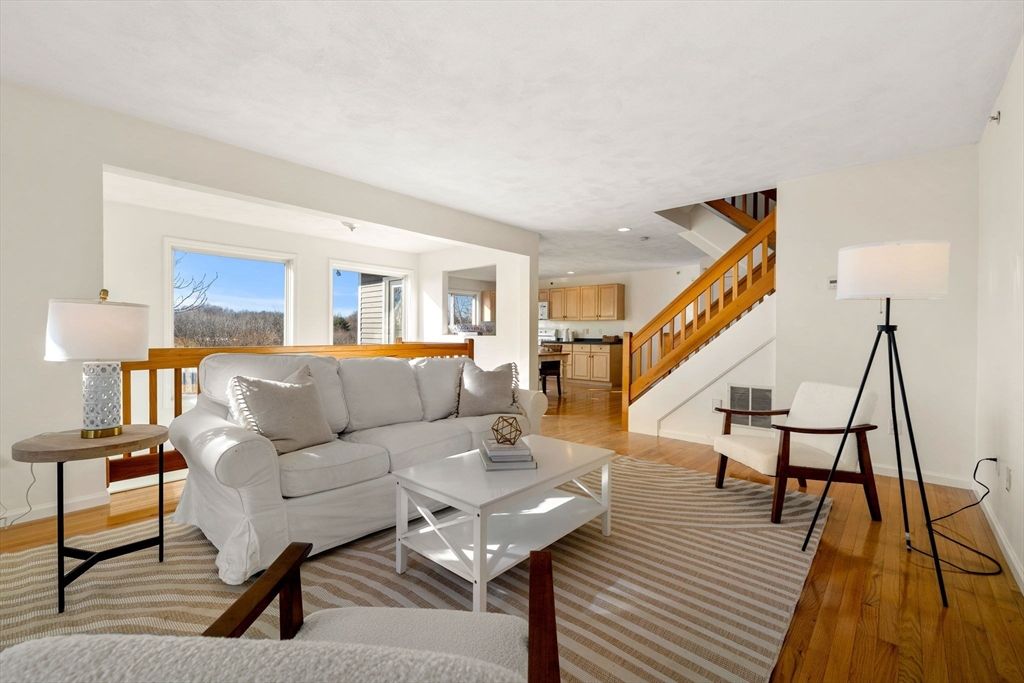 Interior, Kitchen, Living room, Recessed Lighting, Wood Texture Flooring