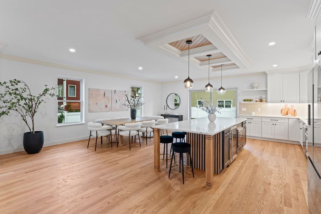Dining room, Interior, Kitchen, Pendant Lights, Recessed Lighting, Wood Texture Flooring