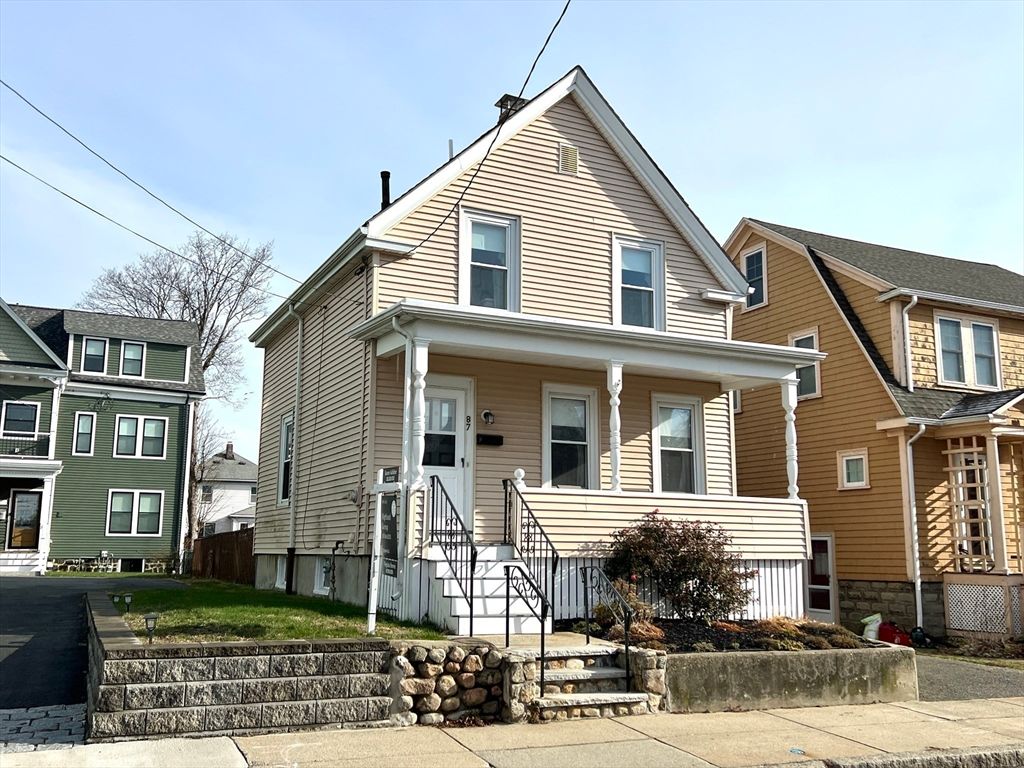 Exterior, Facade, Queen Anne Victorian
