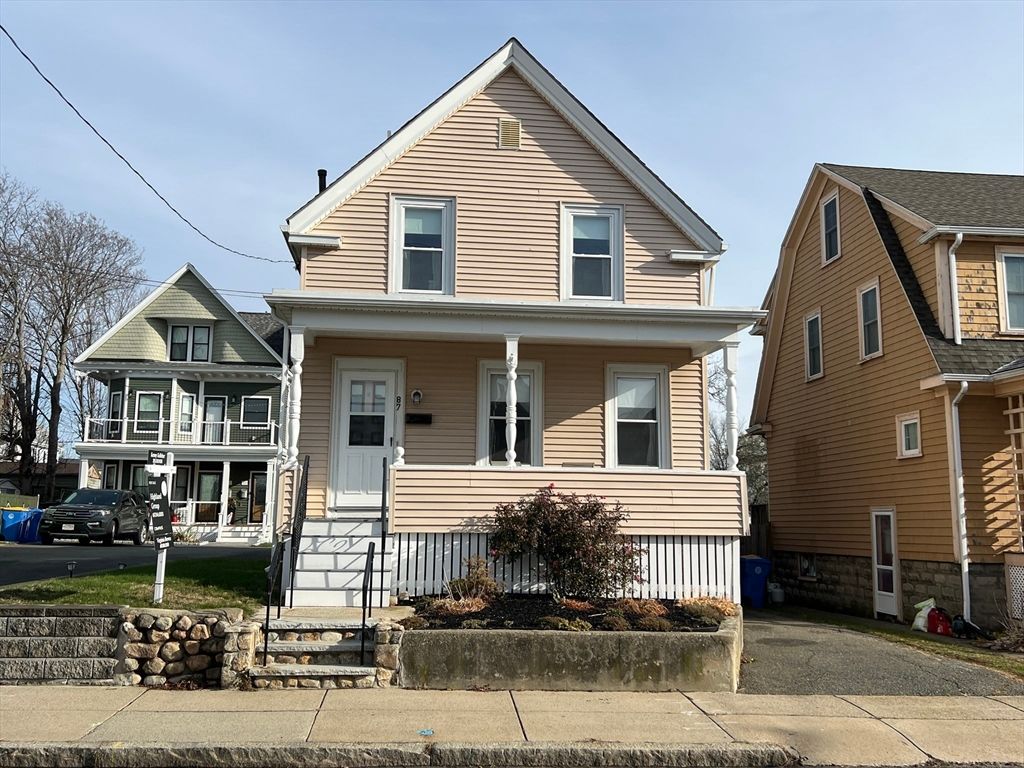 Exterior, Facade, Queen Anne Victorian