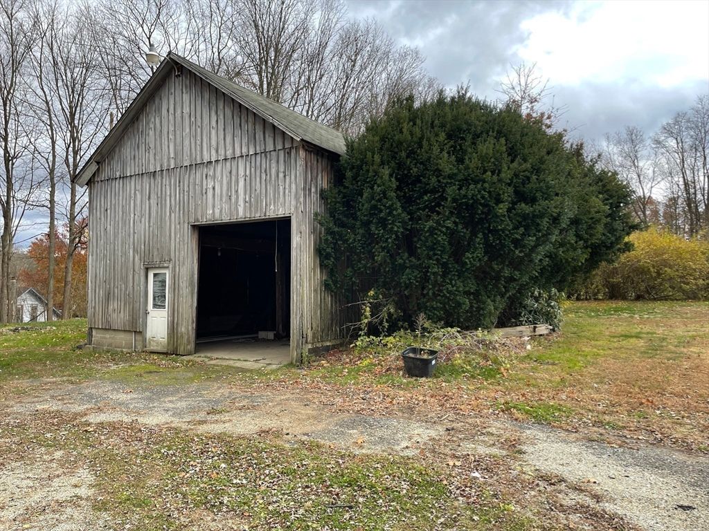 Backyard, Detached Garage, Exterior