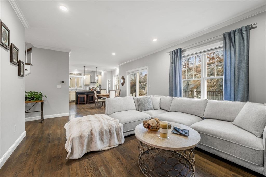 Dining room, Interior, Kitchen, Living room, Pendant Lights, Recessed Lighting, Wood Texture Flooring