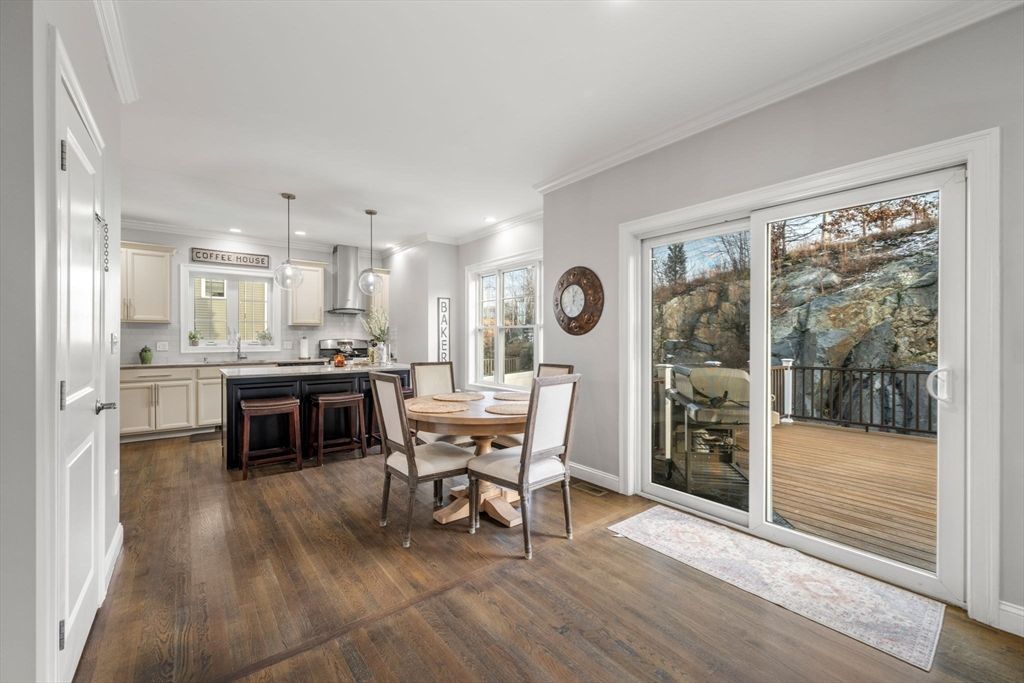 Dining room, Interior, Kitchen, Pendant Lights, Recessed Lighting, Wood Texture Flooring