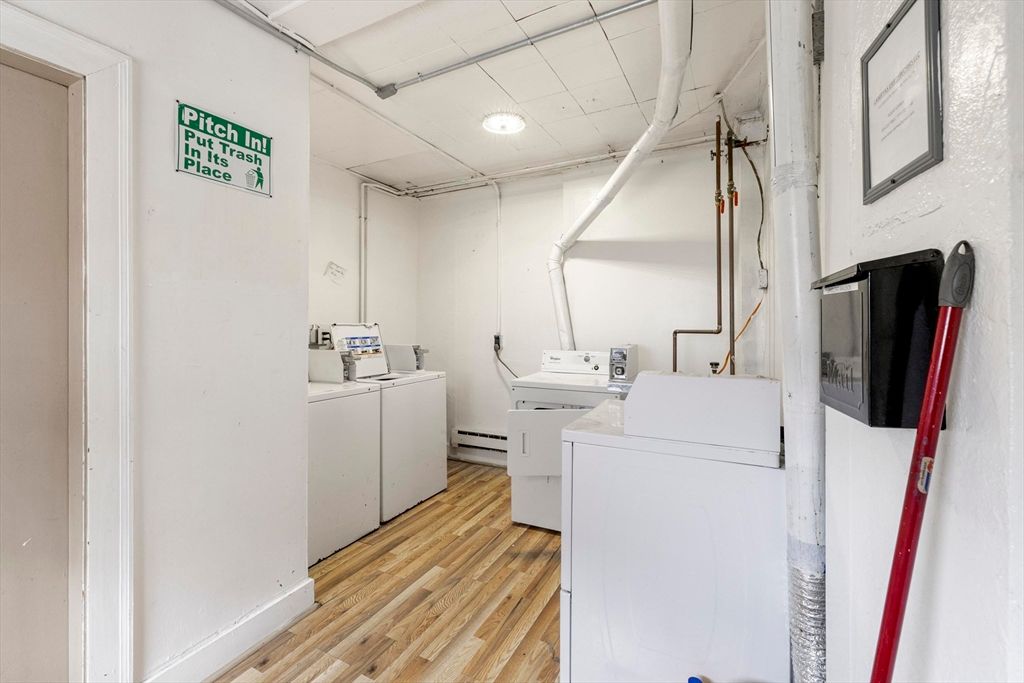 Interior, Washer, Wood Texture Flooring