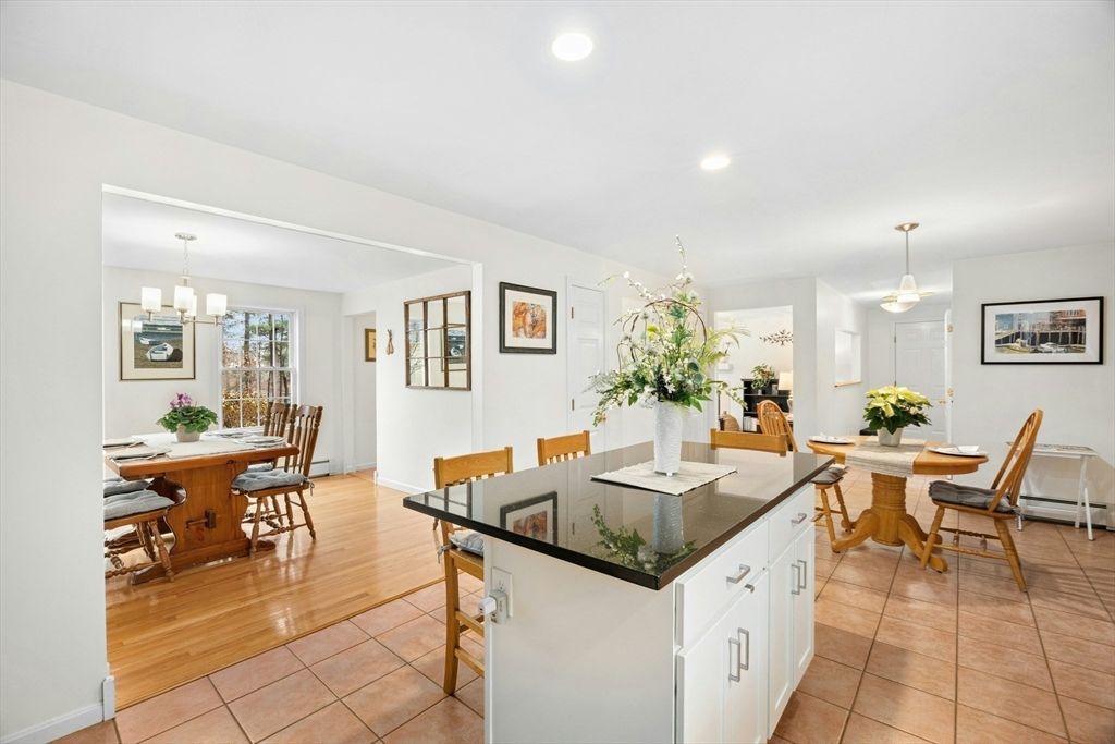 Dining room, Interior, Pendant Lights, Recessed Lighting, Wood Texture Flooring