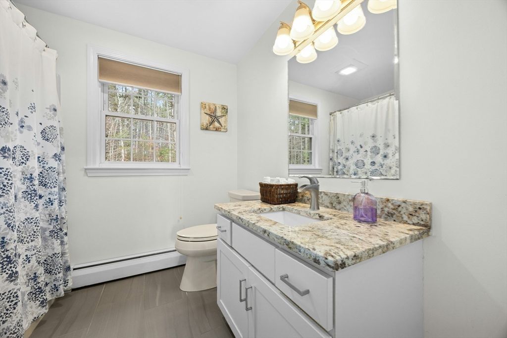 Bathroom, Interior, Recessed Lighting, Wood Texture Flooring