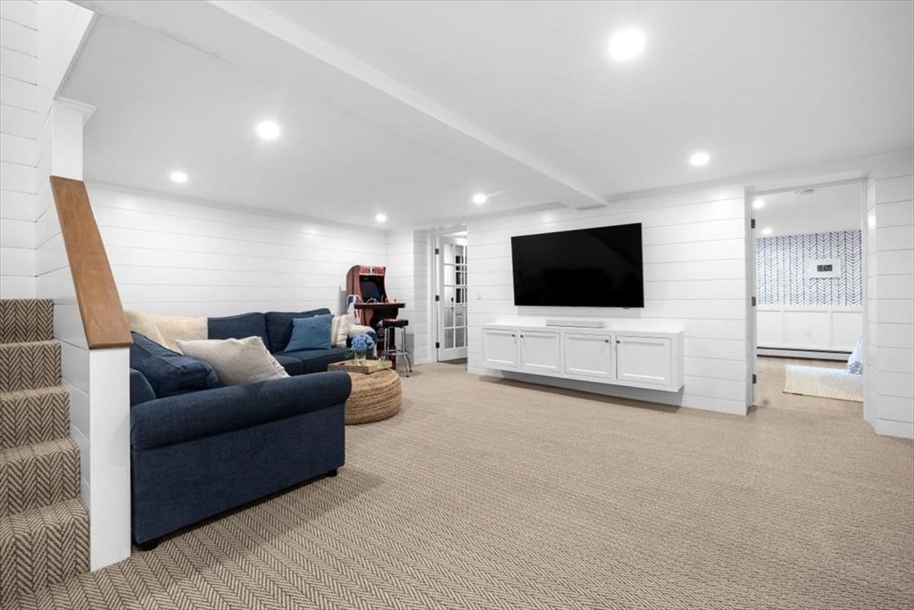 Interior, Living room, Piano, Recessed Lighting