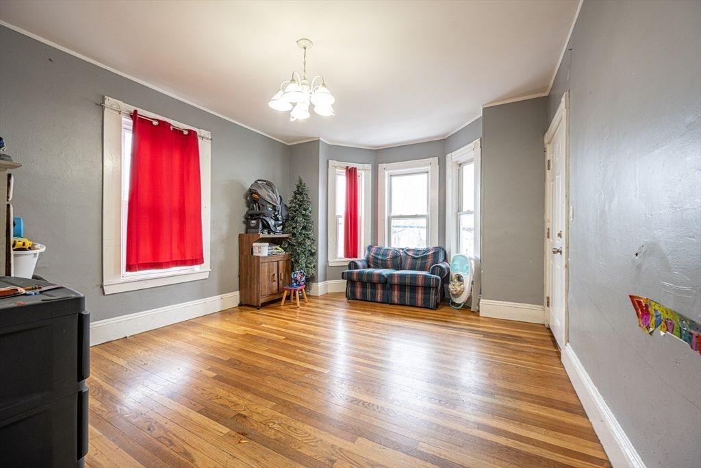 Interior, Pendant Lights, Wood Texture Flooring