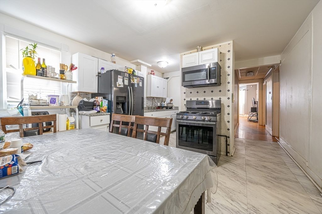 Dining room, Interior, Kitchen, Stainless Steel Appliances