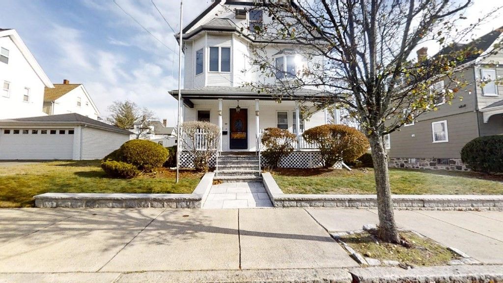 Exterior, Facade, Queen Anne Victorian