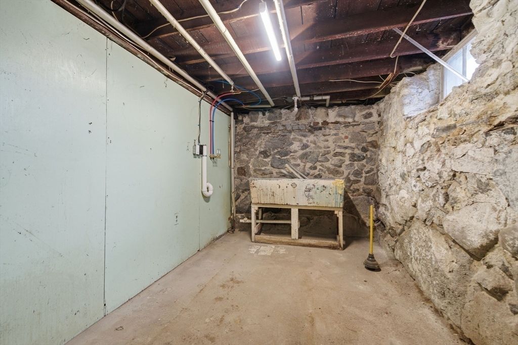 Garage, Interior, Stone Walls