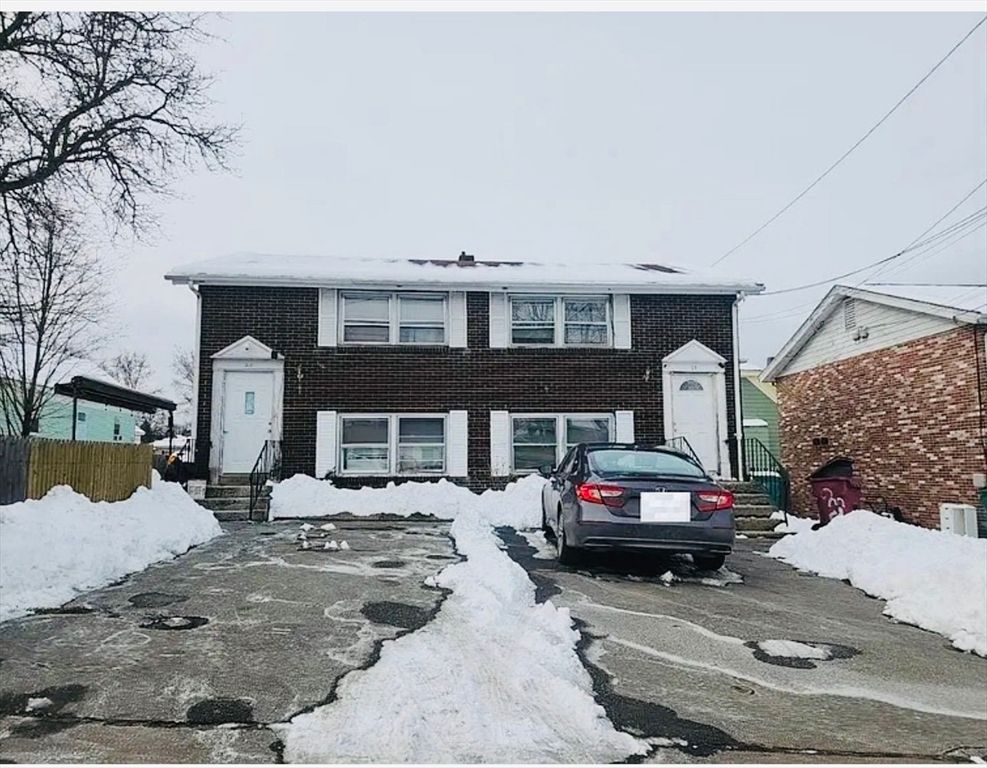 Exterior, Facade, Brick Facade, Georgian