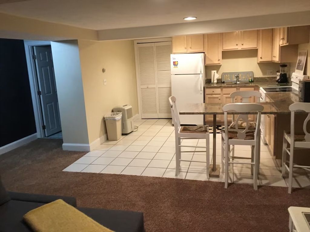 Dining room, Interior, Kitchen, Recessed Lighting