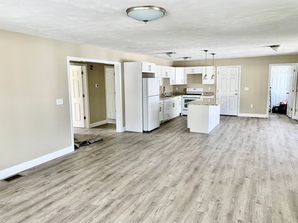 Interior, Kitchen, Pendant Lights, Wood Texture Flooring