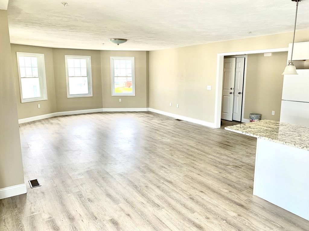 Empty room, Interior, Pendant Lights, Wood Texture Flooring