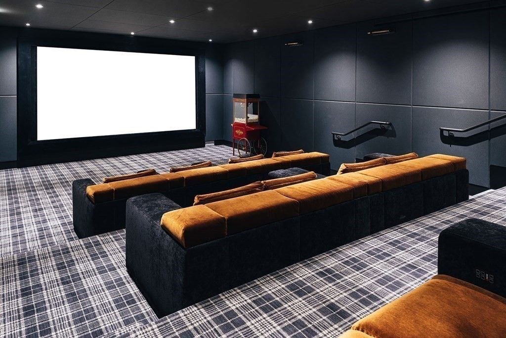 Interior, Projection Screen, Recessed Lighting, Theatre Room