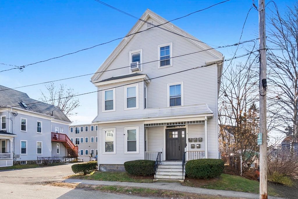 Exterior, Facade, Queen Anne Victorian