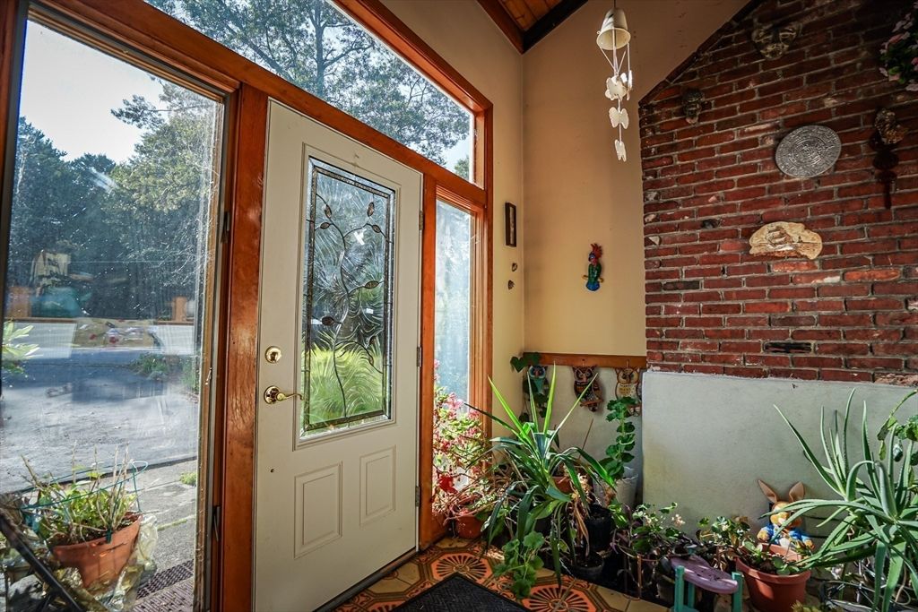 Interior, Pendant Lights, Stone Walls