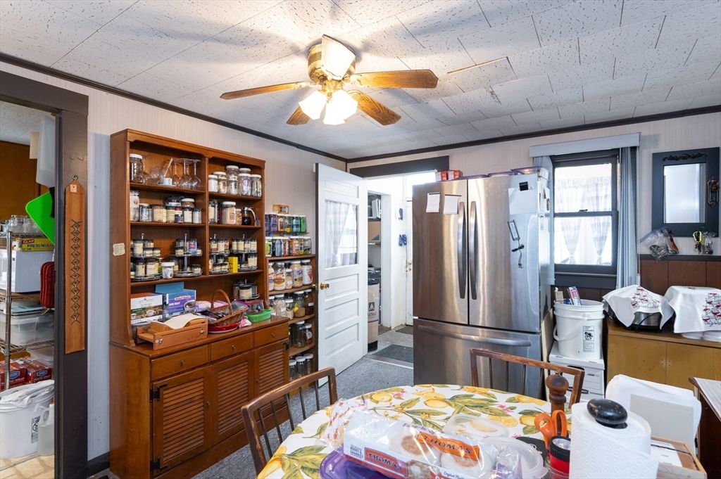 Dining room, Interior, Kitchen, Stainless Steel Appliances