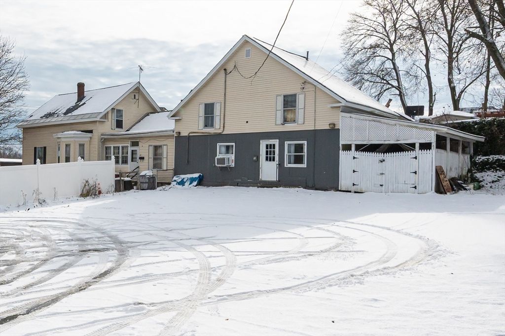 Attached, Exterior, Facade, Solar Panels, Farmhouse