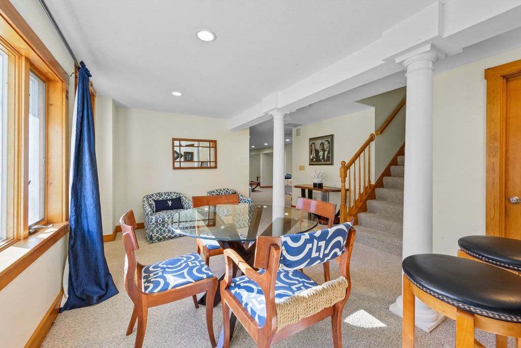 Dining room, Interior, Recessed Lighting