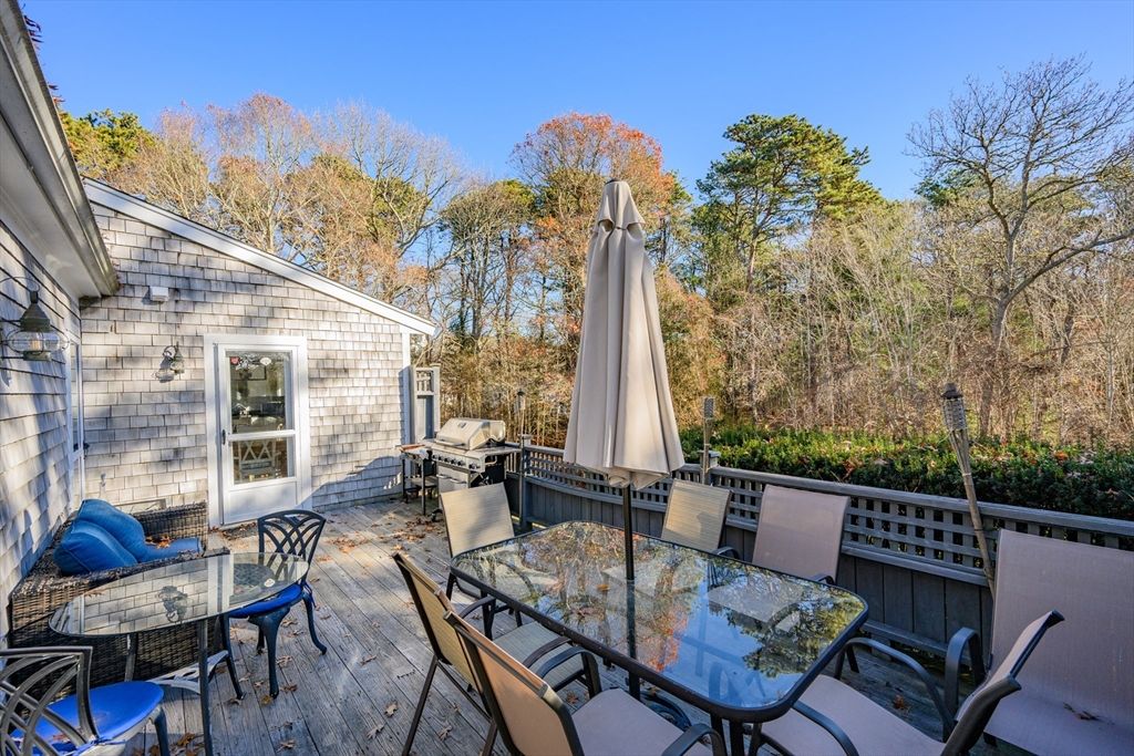 Exterior, Outdoor Kitchen