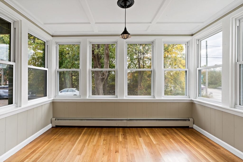 Interior, Pendant Lights, Sun Room, Wood Texture Flooring