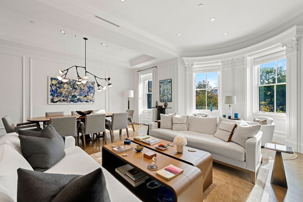 Dining room, Interior, Living room, Pendant Lights, Recessed Lighting, Wood Texture Flooring