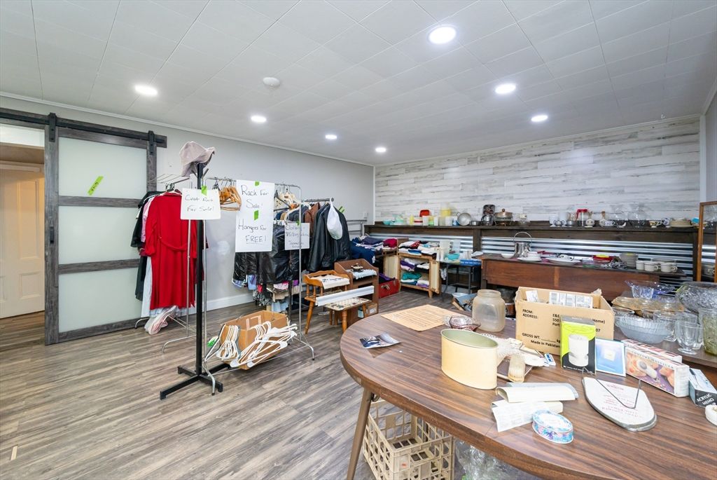 Interior, Recessed Lighting, Wood Texture Flooring, Wooden Walls