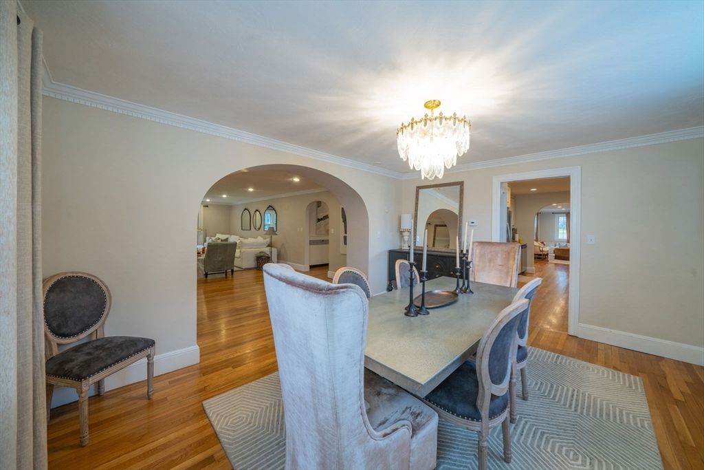 Chandelier, Dining room, Interior, Recessed Lighting, Wood Texture Flooring