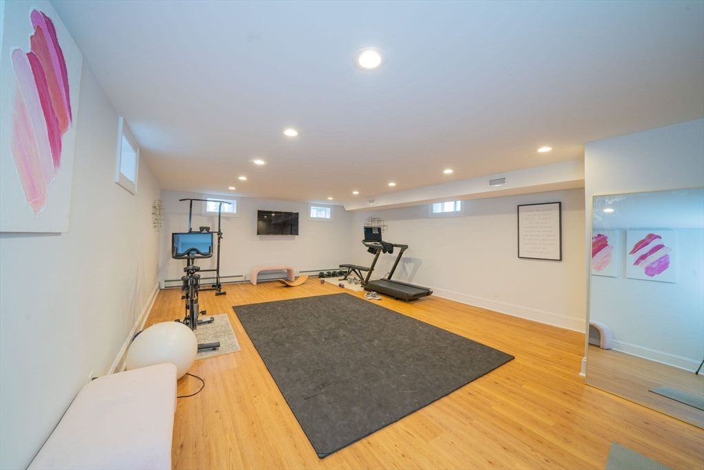 Fitness Equipment, Interior, Recessed Lighting, Wood Texture Flooring