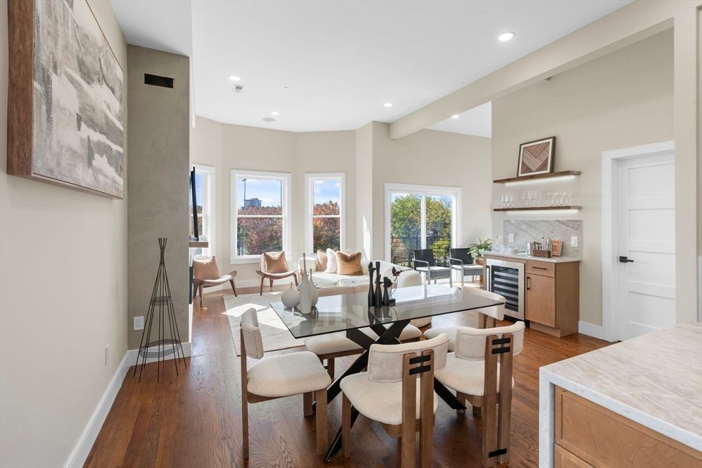 Dining room, Interior, Kitchen, Recessed Lighting, Wood Texture Flooring
