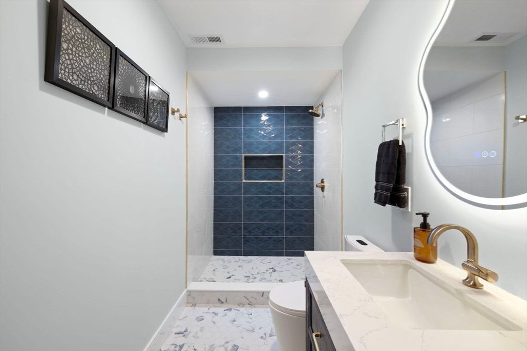 Bathroom, Interior, Marble, Recessed Lighting