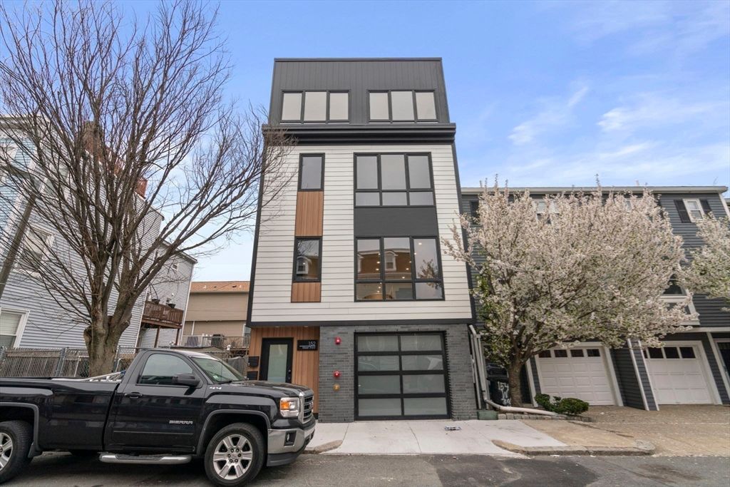 Attached, Exterior, Facade, Modern