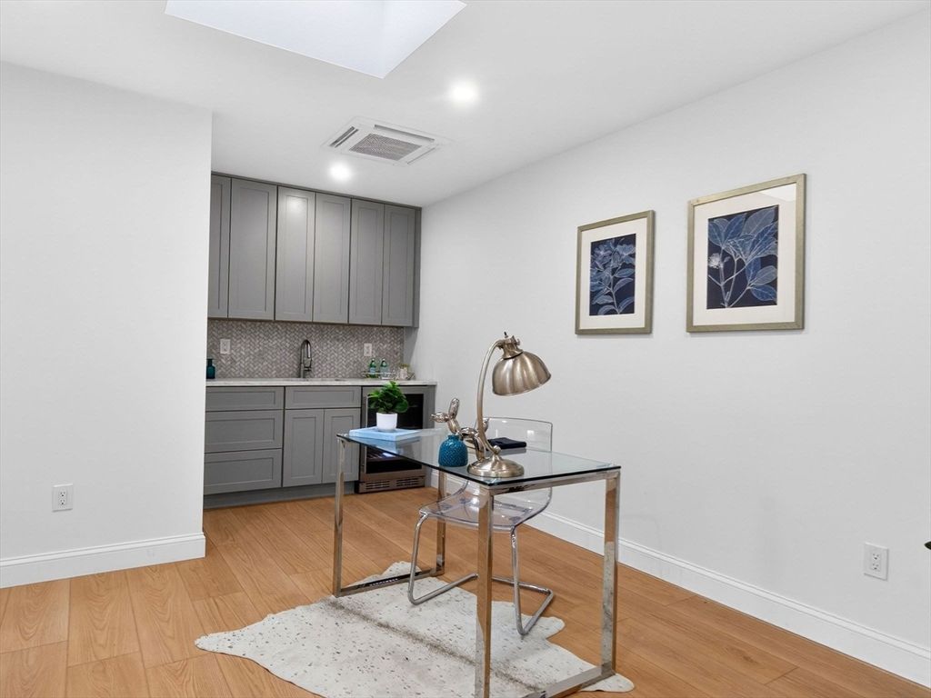 Home Office, Interior, Recessed Lighting, Wood Texture Flooring