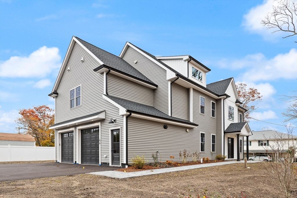 Attached, Exterior, Facade, Farmhouse
