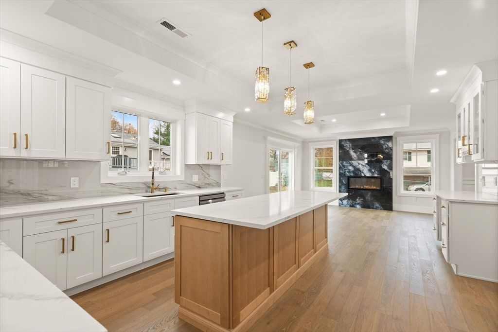 Fireplace, Interior, Kitchen, Pendant Lights, Recessed Lighting, Wood Texture Flooring