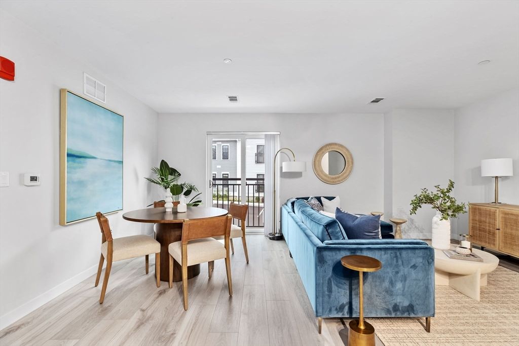 Dining room, Interior, Living room, Recessed Lighting, Wood Texture Flooring
