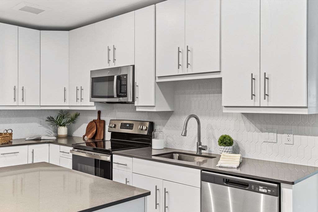 Interior, Kitchen, Stainless Steel Appliances