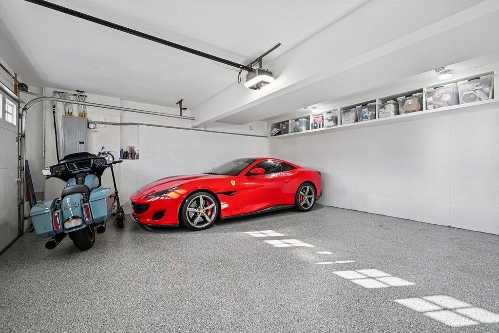 Garage, Interior