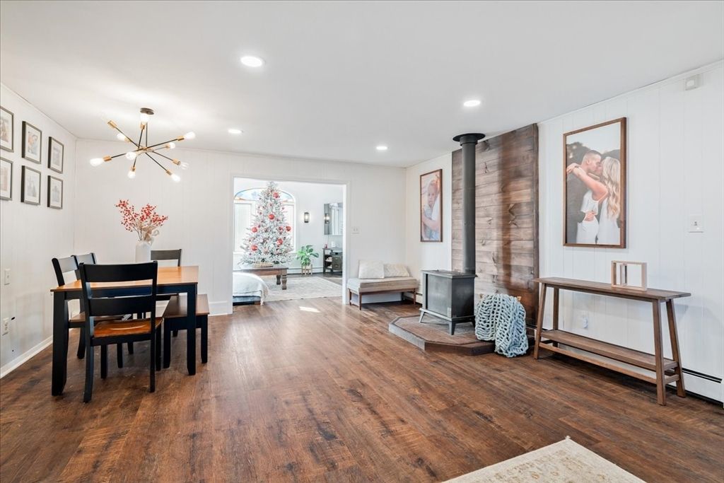 Dining room, Interior, Pendant Lights, Recessed Lighting, Wood Texture Flooring, Wooden Walls