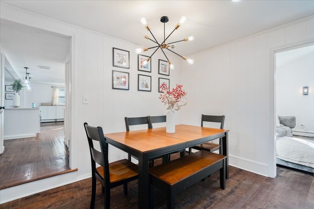 Dining room, Interior, Pendant Lights, Recessed Lighting, Wood Texture Flooring