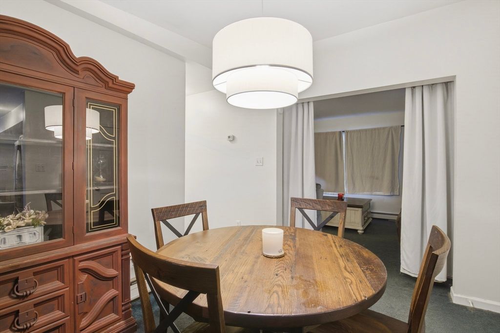 Dining room, Interior