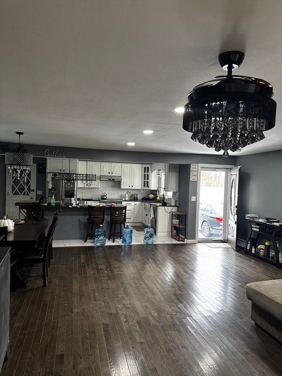 Chandelier, Dining room, Interior, Kitchen, Recessed Lighting, Wood Texture Flooring
