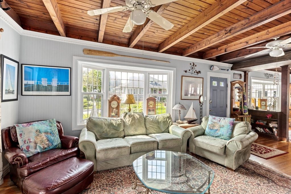 Dining room, Interior, Living room, Wooden Beams, Wooden Ceilings, Wood Texture Flooring