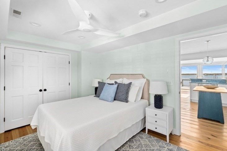 Bedroom, Interior, Recessed Lighting, Water, Wood Texture Flooring