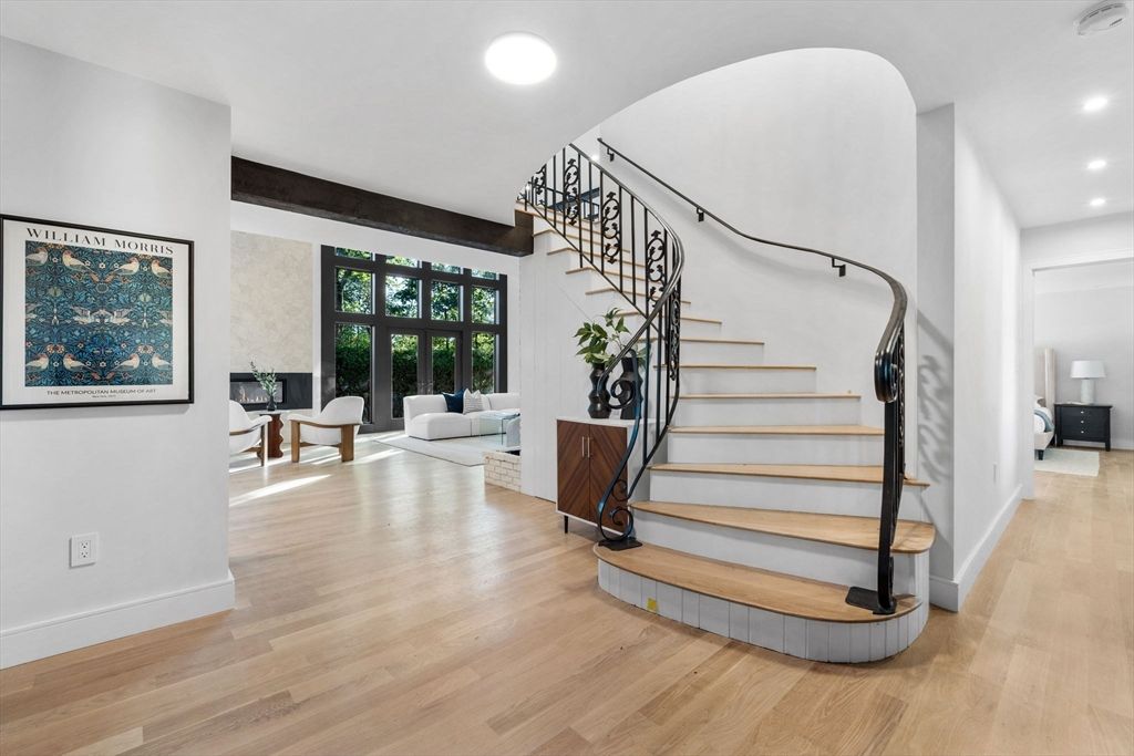 Interior, Recessed Lighting, Wood Texture Flooring