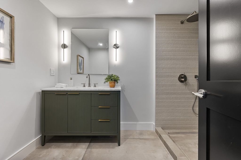 Bathroom, Interior, Recessed Lighting